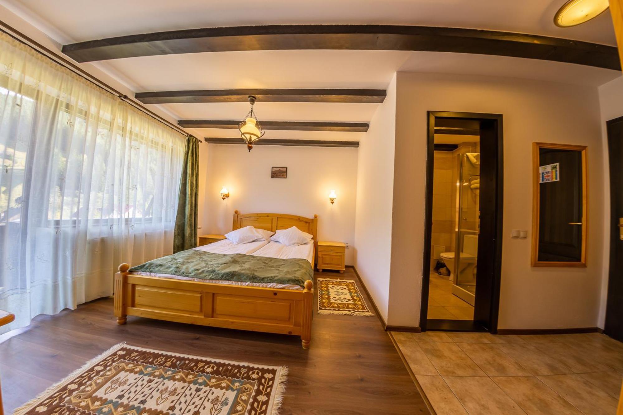 Bed and Breakfast Poiana Soarelui Моечиу-де-Сус Экстерьер фото