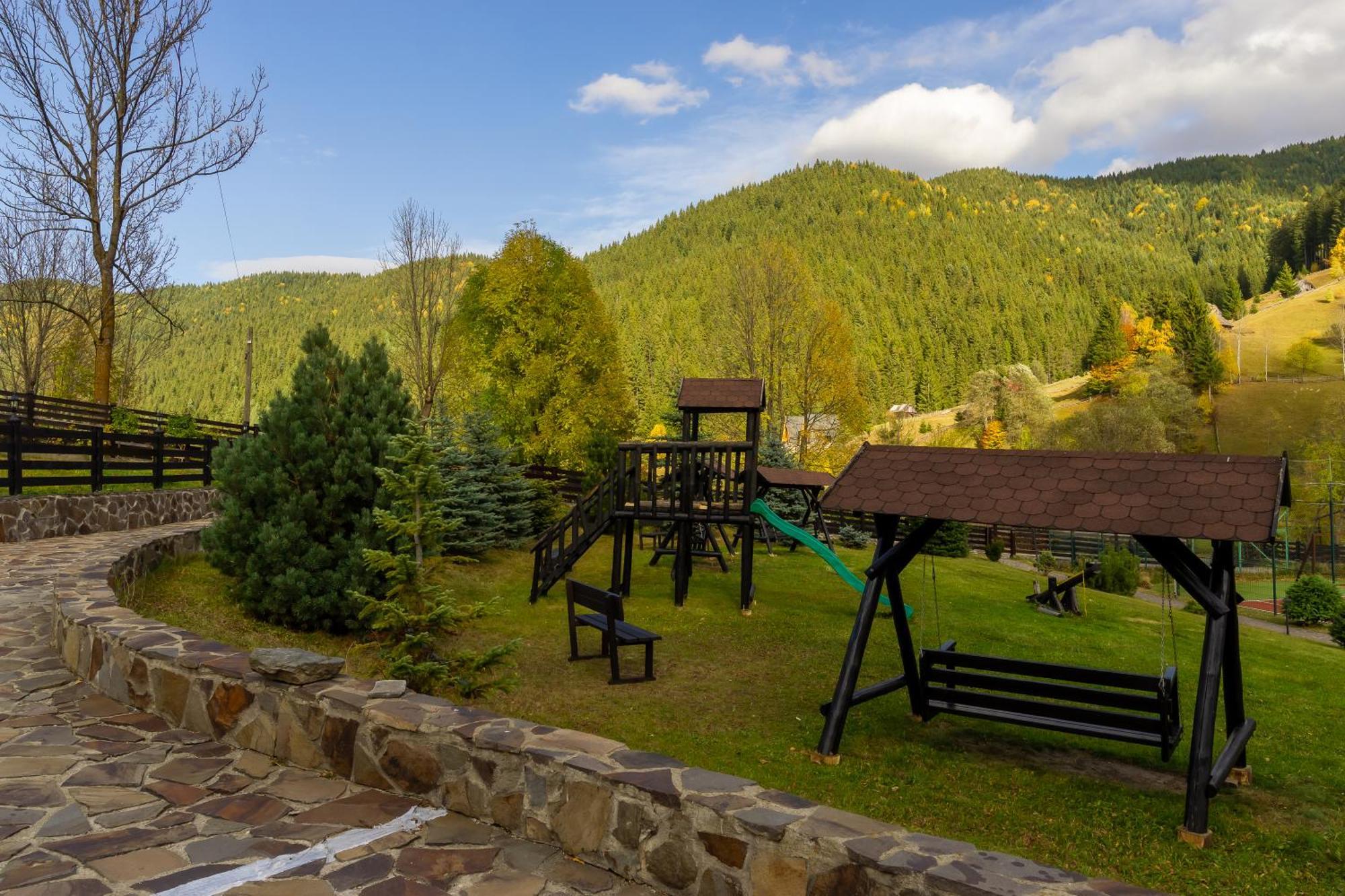 Bed and Breakfast Poiana Soarelui Моечиу-де-Сус Экстерьер фото